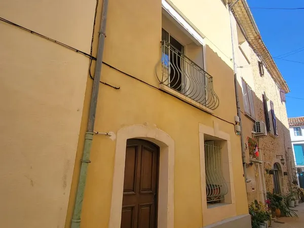 Neffiès, proche de Pézenas (Occitanie, Hérault), maison de v