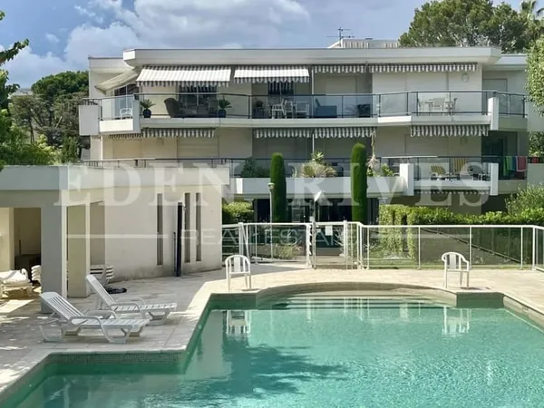 Magnifique jardin à l'abri des regards.