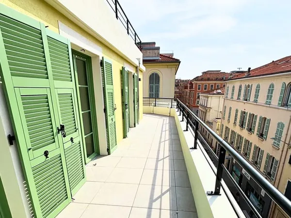 Appartement de standing au coeur de Nice - 74 m2 avec terrasse de 37 m2
