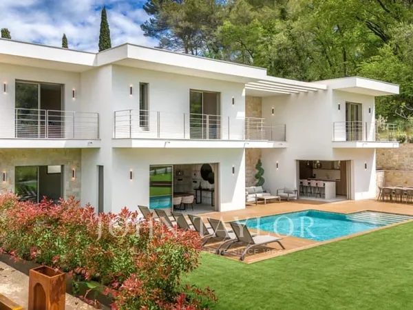 Propriété composée de deux villas contemporaines neuves