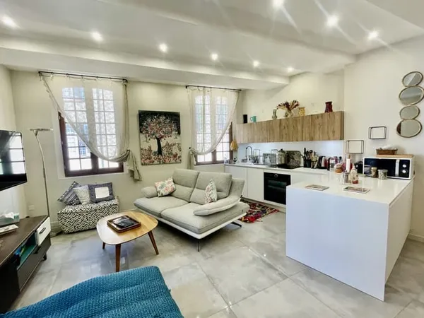 MAGNIFIQUE APPARTEMENT AU COEUR DU VILLAGE