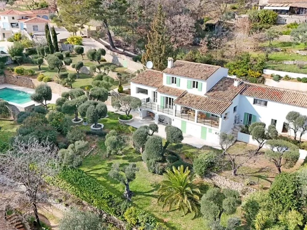 Exclusivité Tourrettes-sur-Loup - Villa néo-provençale 240 m