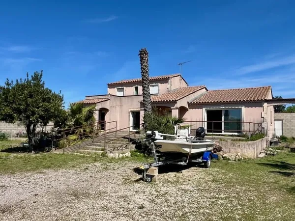Maison familiale à restaurer!
