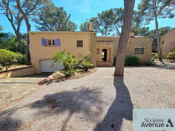 MAISON/VILLA Sanary-sur-Mer 5 pièce(s) LOCATION SAISONNIERE/VACANCES/BORD DE MER