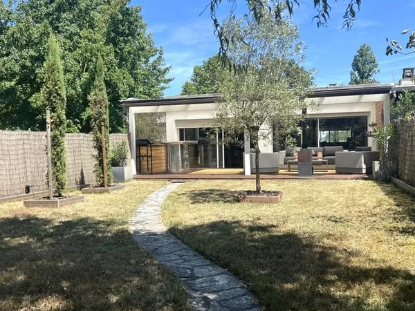 PESSAC ALOUETTE LES MESANGES MAISON DE PLAIN-PIED LE CORBUSIER 3 CHAMBRES JARDIN GARAGE