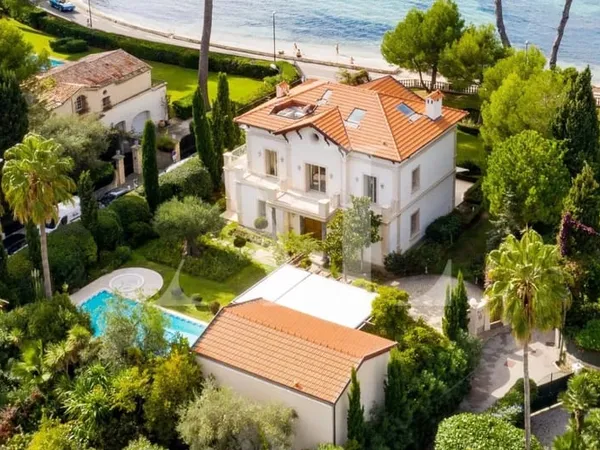 CAP D'ANTIBES OUEST - VILLA BELLE ÉPOQUE EN FRONT DE MER