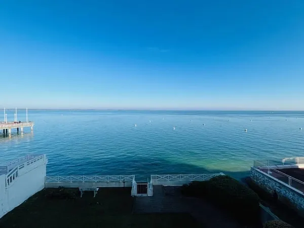 Très belle vue Mer pour ce T3 aux belles prestations