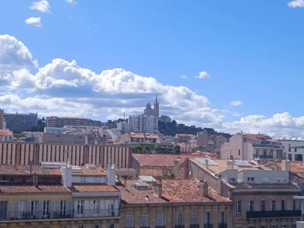 RETOUR À LA VENTE ! À SAISIR ! EXCEPTIONNEL T3 DE 76M² + EXTÉRIEUR DE 36M² AVEC VUE NOTRE DAME - MAR
