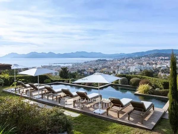 Villa contemporaine 5 chambres avec vue mer - Cannes Californie 