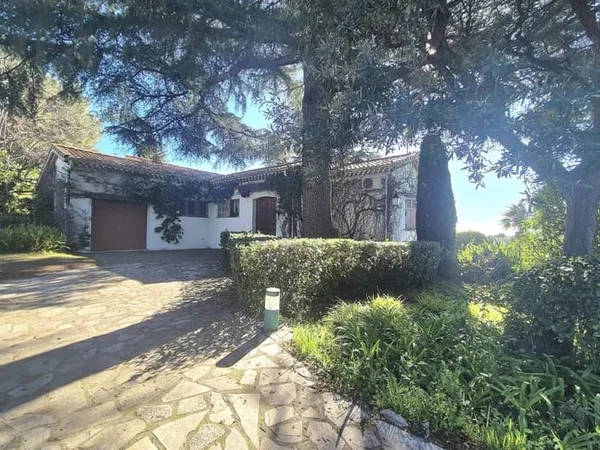 Cannes Maison avec piscine et vue mer 