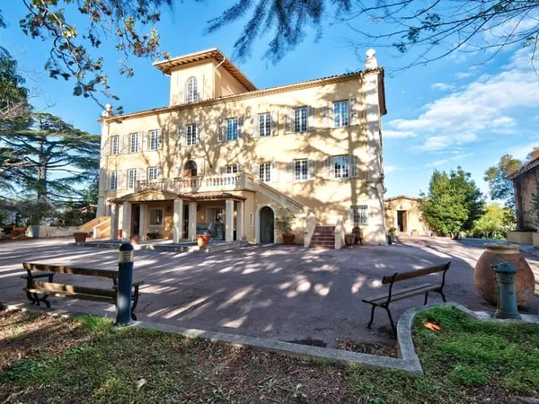 NICE OUEST - DOMAINE D'EXCEPTION - MAISON DE MAÎTRE DE 990M2 A VENDRE - AU COEUR D'UN PARC DE 9 