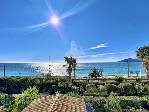 APPARTEMENT 2 PIÈCES / CANNES OUEST VUE PANORAMIQUE MER