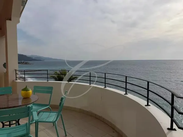 MENTON FRONT DE MER - 3 PIECES + STUDIO