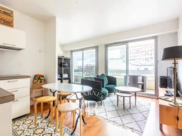 Barnes Boulogne Nord - Beau studio - dernier étage- vue dégagée