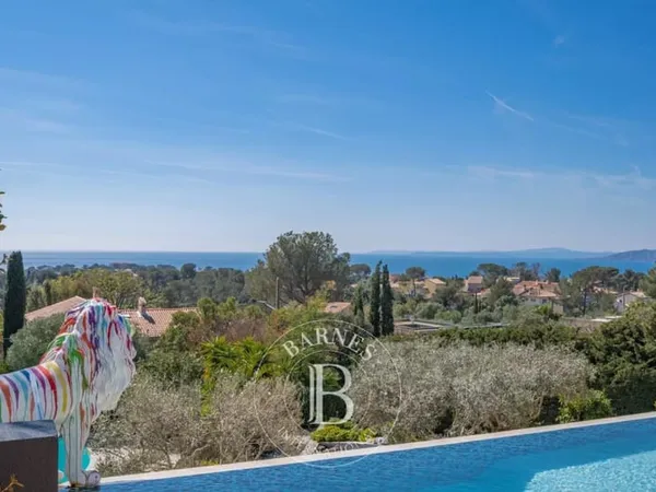 SAINT-RAPHAËL - VILLA CONTEMPORAINE - VUE MER PANORAMIQUE