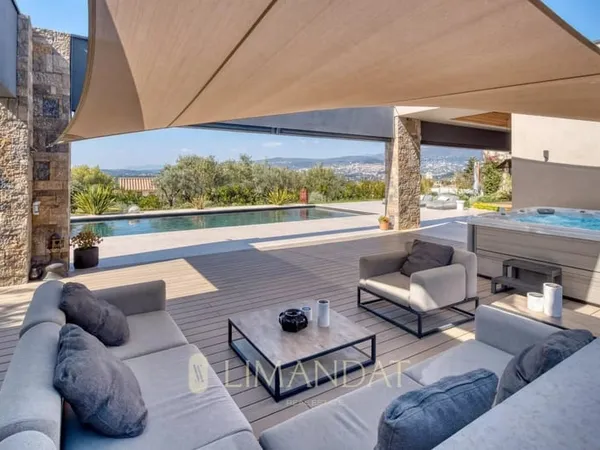 Proche Cannes - Villa Bali - 4 chambres - Piscine - Jacuzzi