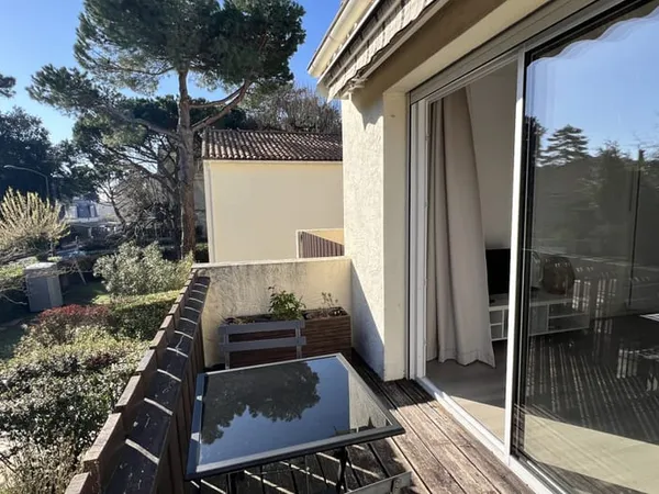 ROYAN - QUARTIER DU PARC - APPARTEMENT T1 AVEC BALCON ET PAR