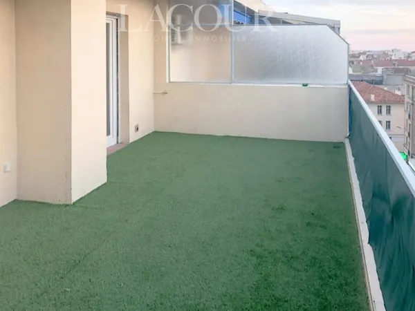 APPARTEMENT - CANNES CENTRE - DERNIER ETAGE AVEC TERRASSE