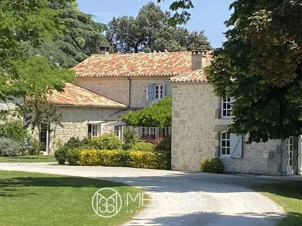 Un domaine de réception prêt à écrire de nouvelles histoires