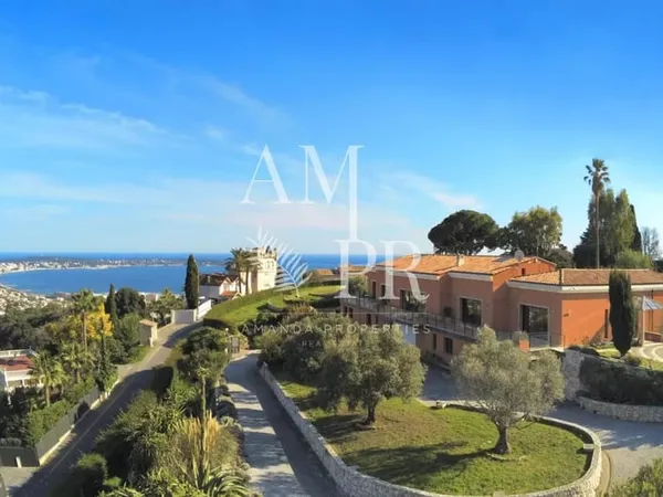 Villa plain-pied-Vue mer panoramique + Terrain constructible pour une seconde villa