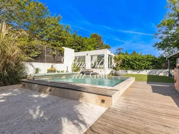 ATYPIQUE & CHARME - Maison T4 de 206m2 - Terrain 650m2 - Piscine - Pool House - 13011