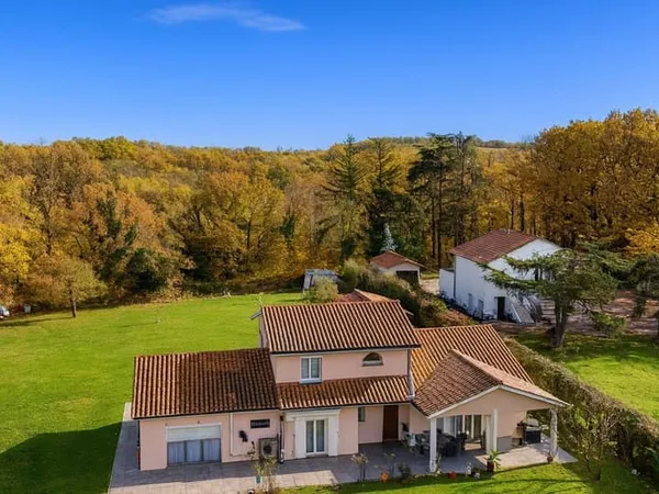 Maison 8 pièces 210 m²