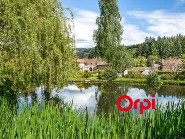 Maison 8 pièces 316 m²