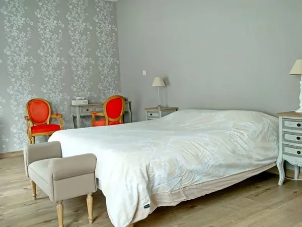 Maison 7 pièces 310 m²