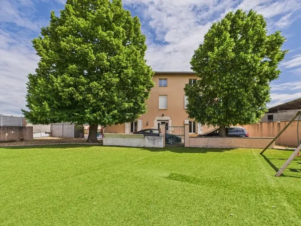 Maison 9 pièces 255 m²