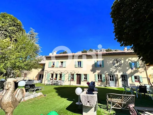 Maison 9 pièces 523 m²