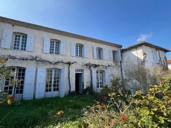Maison 6 pièces 241 m²