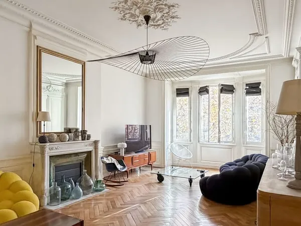 Appartement 4 pièces 145 m²