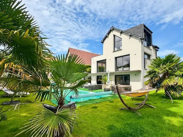 Maison 6 pièces 220 m²