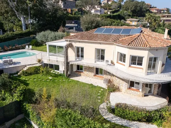 Maison 6 pièces 250 m²