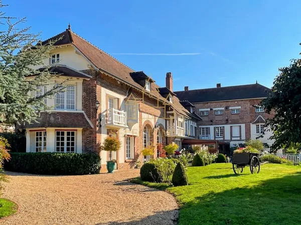 Maison 7 pièces 550 m²