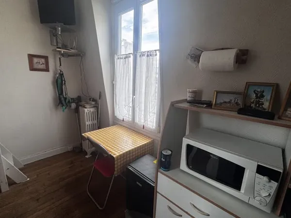 Studio 1 pièce 9 m² 