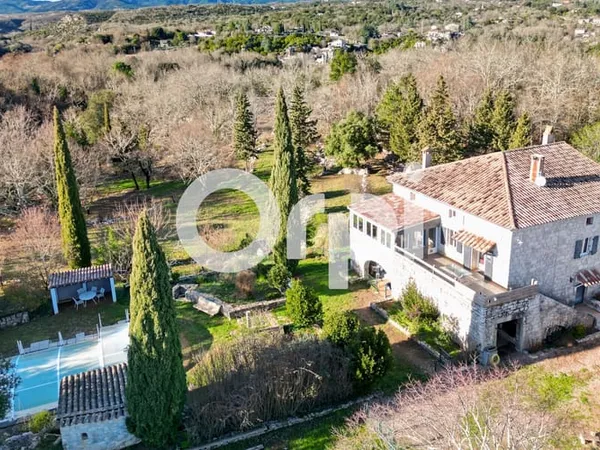 Maison 8 pièces 204 m² 