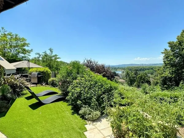 Maison 6 pièces 366 m² 