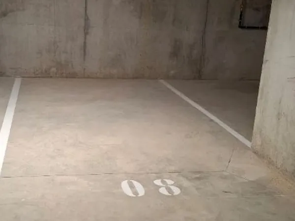 Parking - Garage Location Tours   70€