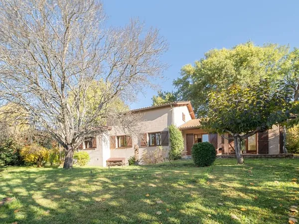 Maison 5 pièces 192 m² 