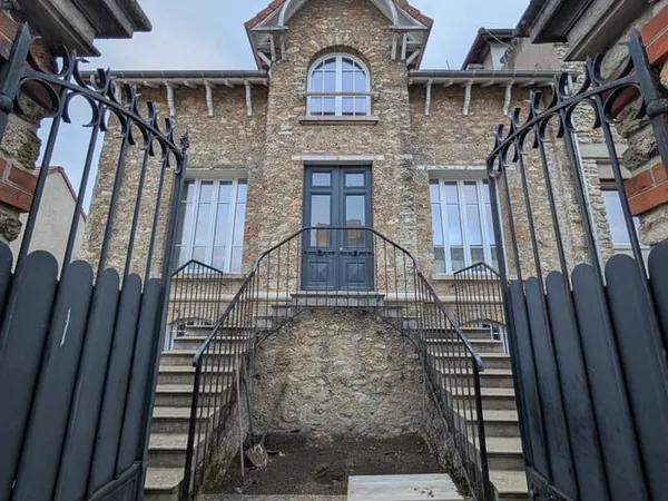 Maison 7 pièces 209 m² 