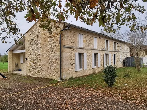 Maison 7 pièces 311 m² 