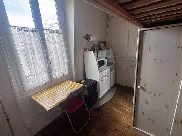 Studio 1 pièce 9 m² 