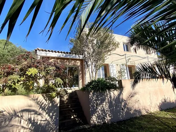 Maison 2 pièces 180 m² 