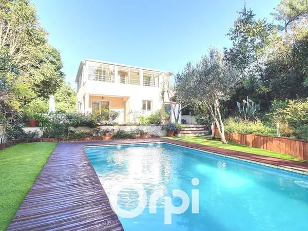 Maison 4 pièces 121 m² 