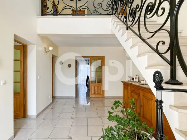Maison 7 pièces 300 m² 
