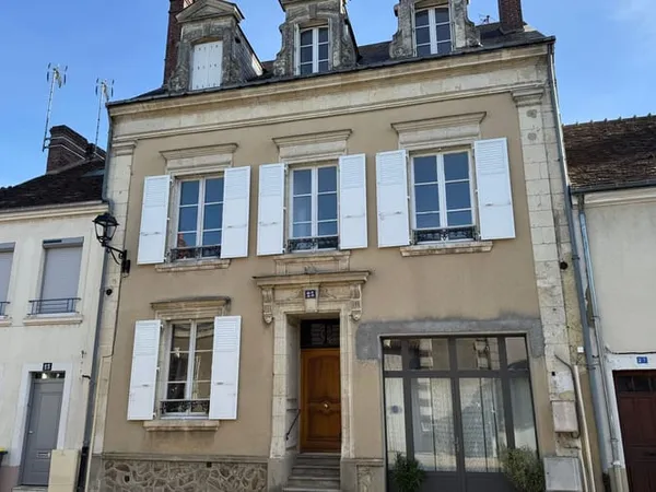 Maison 8 pièces 235 m² 
