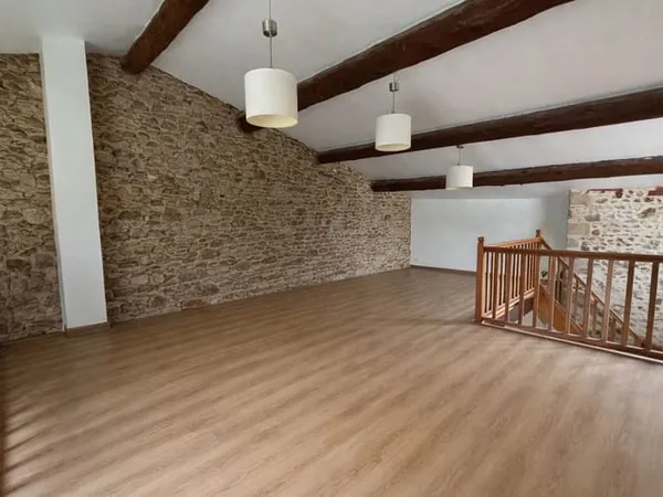 Maison 4 pièces 210 m²