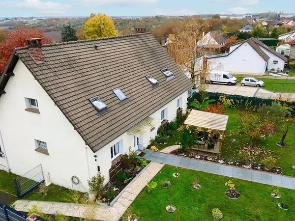 Maison 11 pièces 235 m² 
