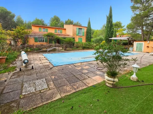 Maison 6 pièces 185 m² 